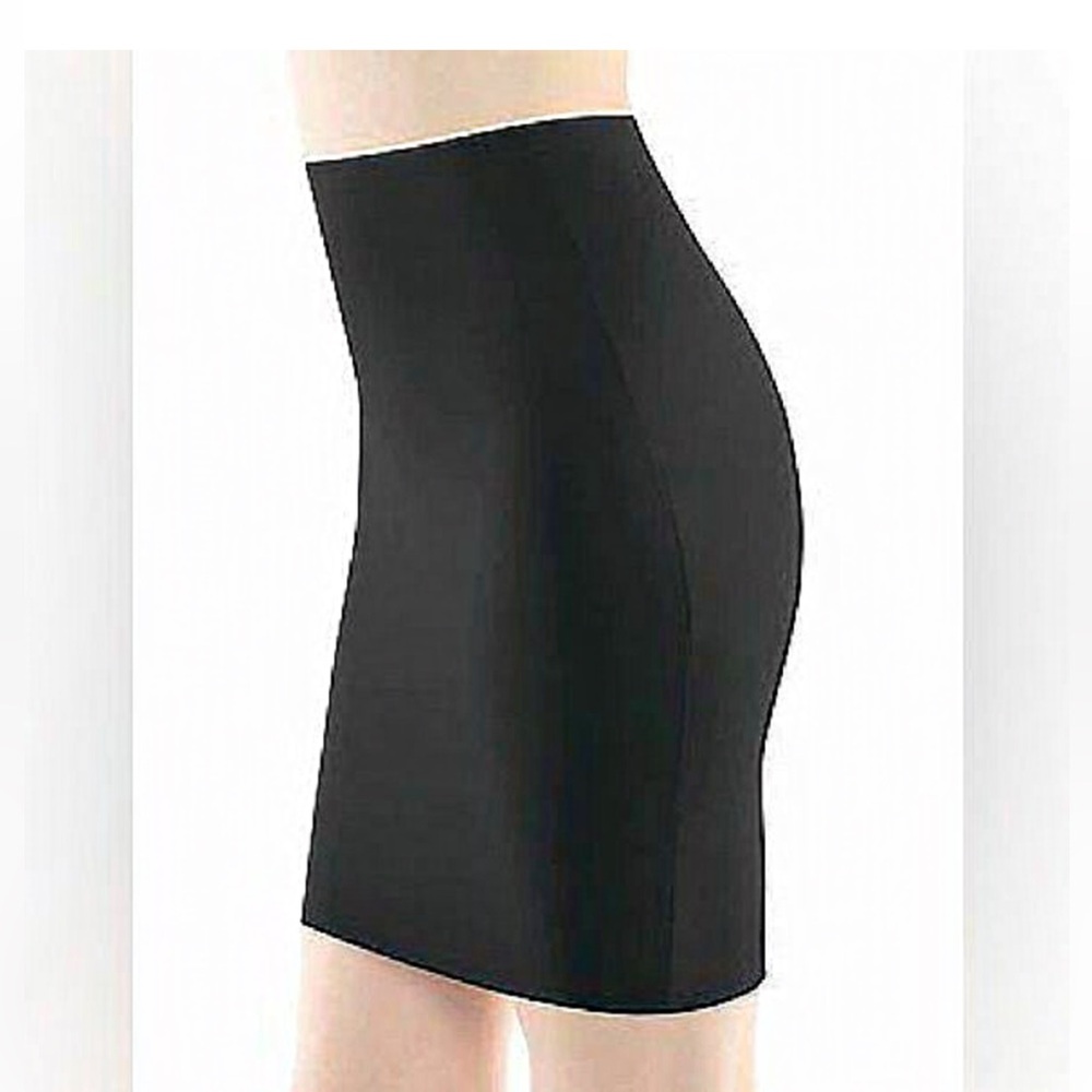 NWT SPANX Assets by Sara‎ Blakely Fantastic Firmers Slip Skirt Style Number